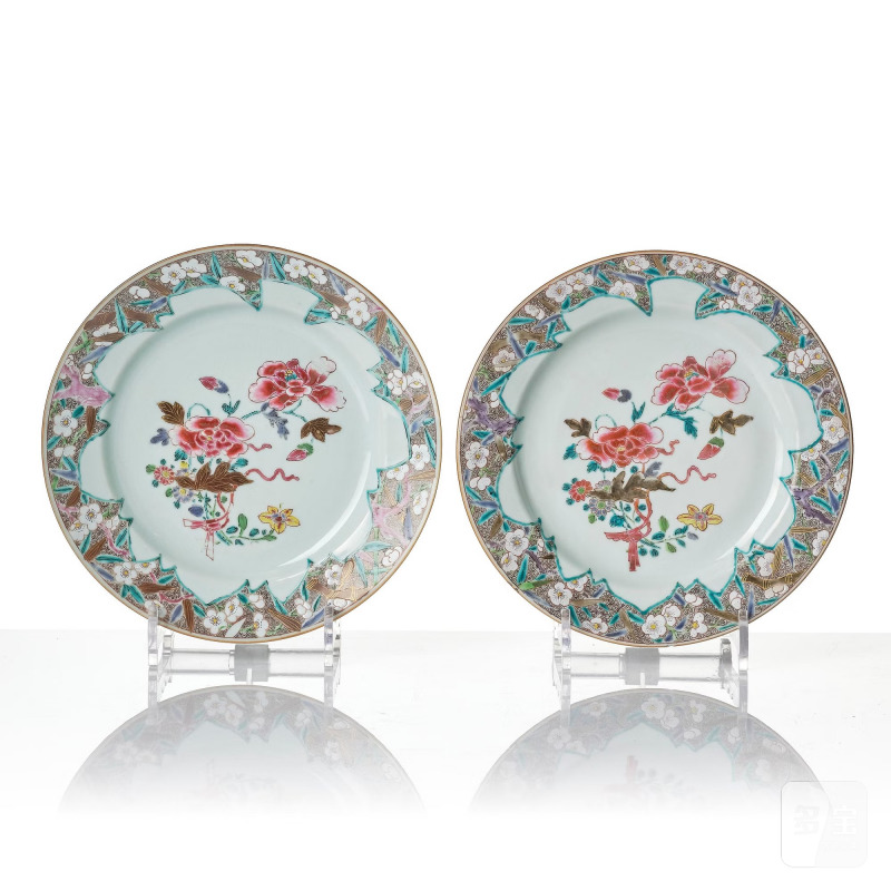 Two famille rose serving dishes and six dinner plates, - 图5